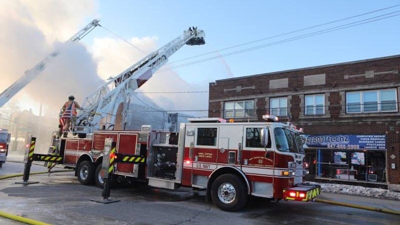 Los bomberos agradecieron por la rápida respuesta de los vecinos en el edificio.