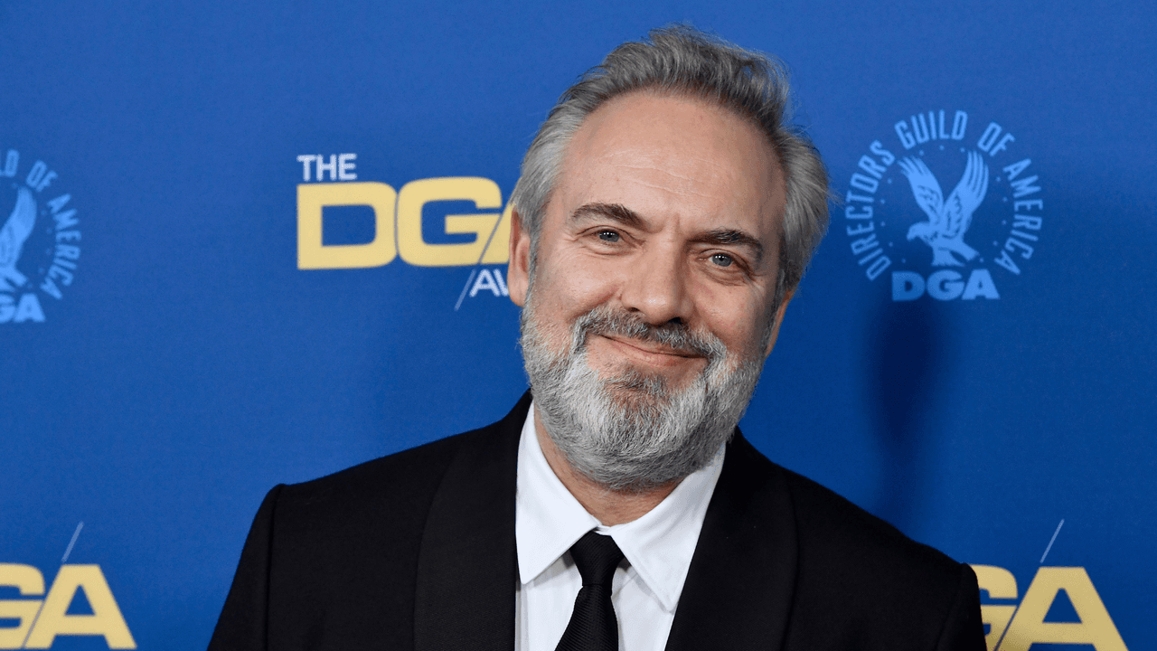 El director de cine Sam Mendes estará a cargo de las películas biográficas de The Beatles.