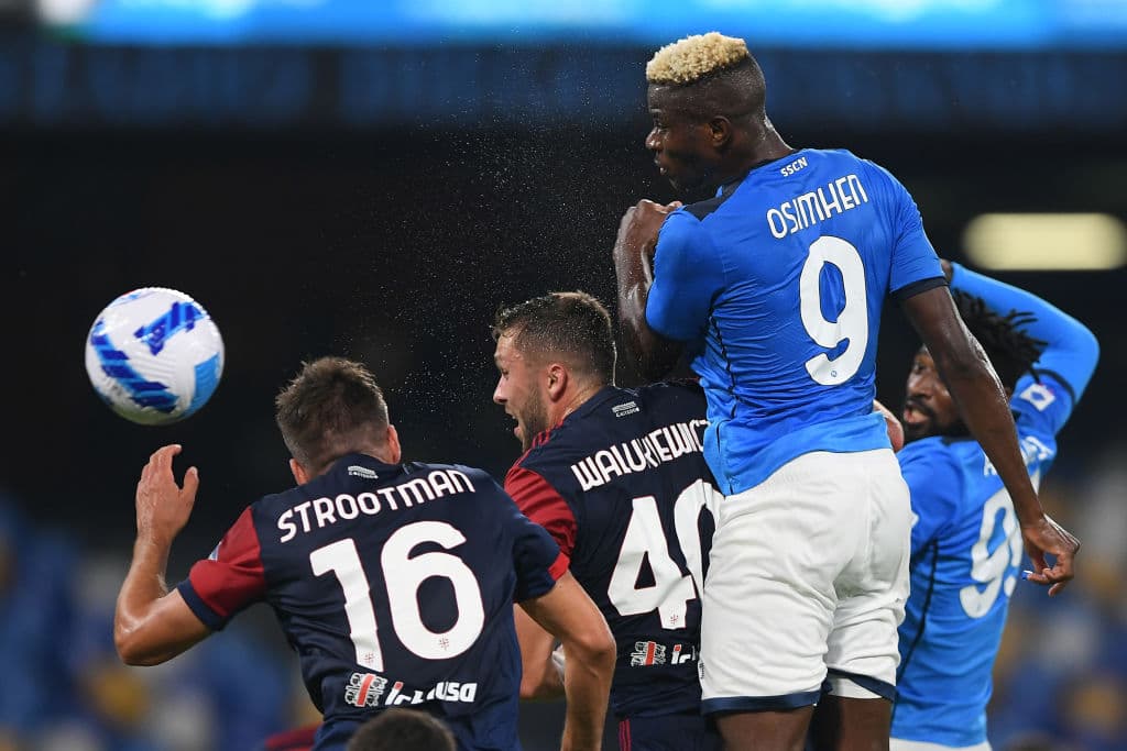 Con anotaciones de Victor Osimhen (11') y Lorenzo Insigne de penalti (57'), el Napoli se impone ante Cagliari 2-0 durante la Jornada 6 en la Serie A. Hirving Lozano jugó los 20 últimos minutos del encuentro y la escuadra 'Azzurra' sigue super líder de la tabla.