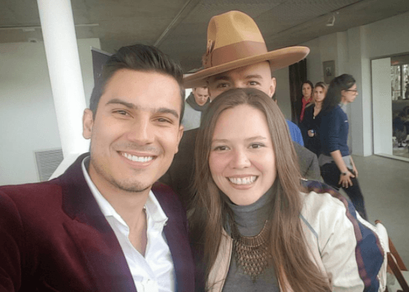 A los hermanos Jesse & Joy.