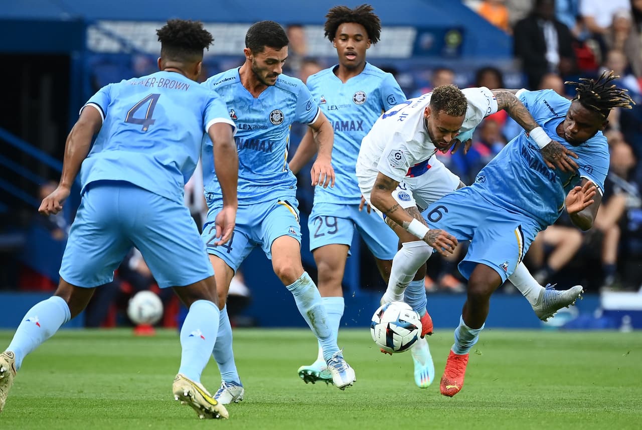 PSG remontó para vencer 4-3 al Troyes con goles de Carlos Soler, Lionel Messi, Neymar y Kylian Mbappé en la Jornada 13 de la Ligue 1.