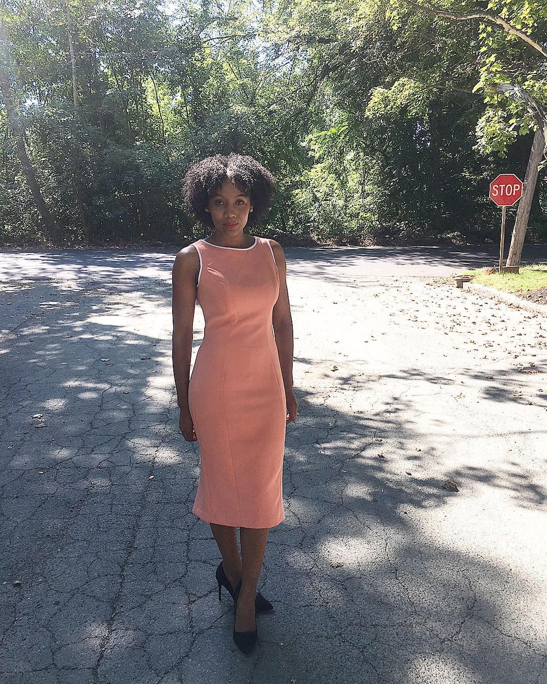 Jessica recuerda que cuando llegó a los 23 años recapituló y empezó a trabajar en su autoaceptación: "Empecé con mi pelo. Vengo de una cultura donde debes tener el pelo lacio, donde debes tener un perfil y yo batallaba con todo eso. Debía ir al salón todos los fines de semana porque para mí el pelo liso era tu belleza".