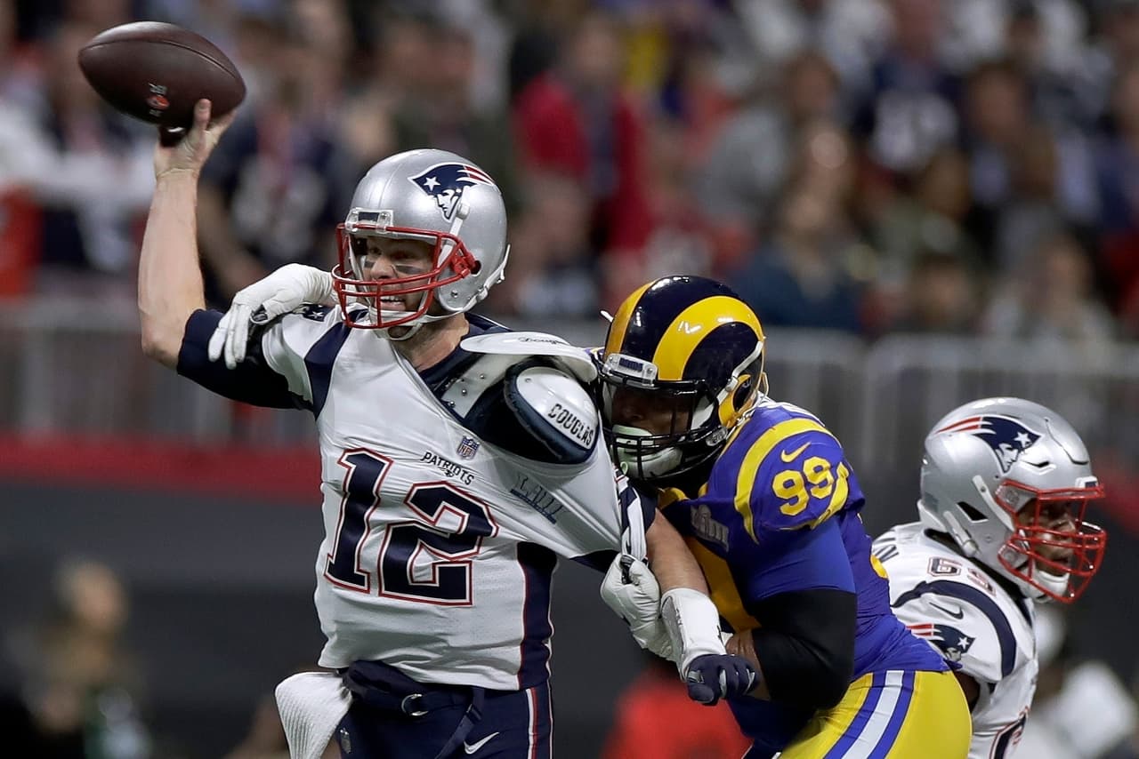 <b>Revancha del Super Bowl LIII</b>
<br>- De cara a la Semana 11, los Buccaneers jugarán ante su afición en contra de Los Angeles Rams.
<br>- La última vez que Brady estuvo en el campo ante los Rams fue cuando conquistó con New England el Super Bowl LIII tras imponerse 13-3.
<br>- Los Rams van a querer cobrar venganza.