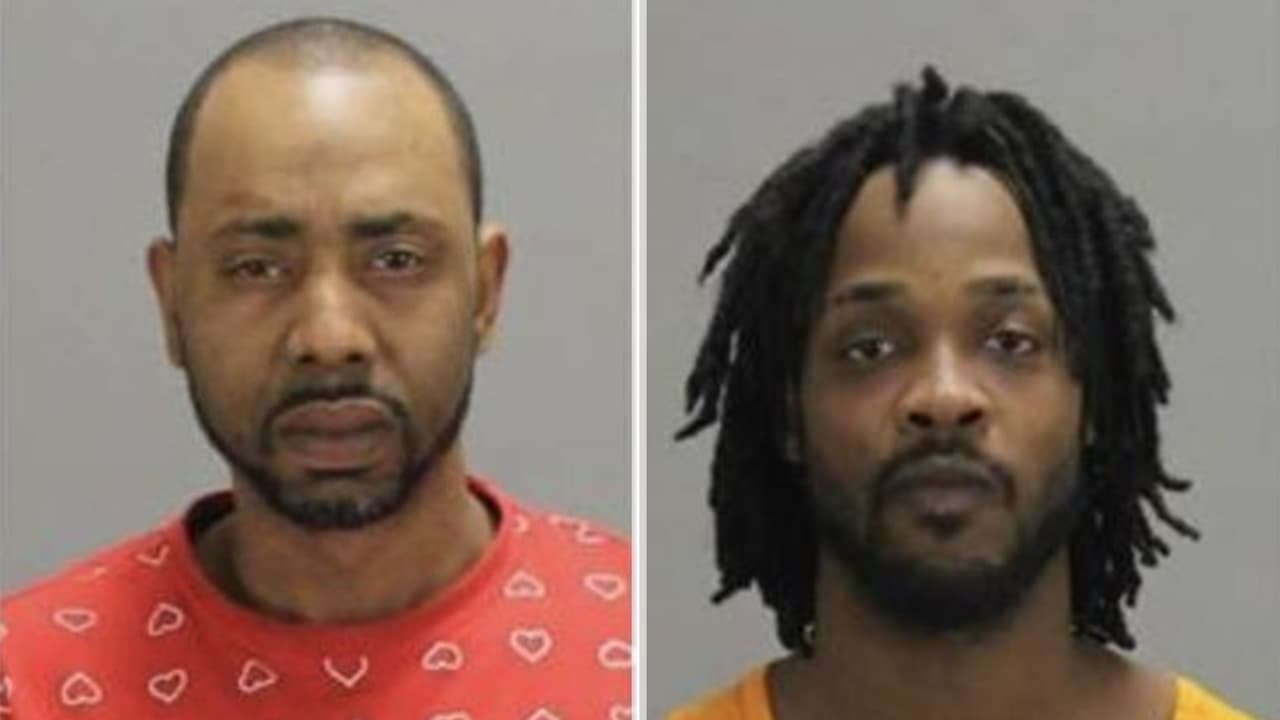 Tony Stevenson y Reginald Hardy están siendo acusados por la Oficina del Alguacil del condado de Clayton de disparar y matar Kevin Spruill en una gasolinera en Forest Parway.