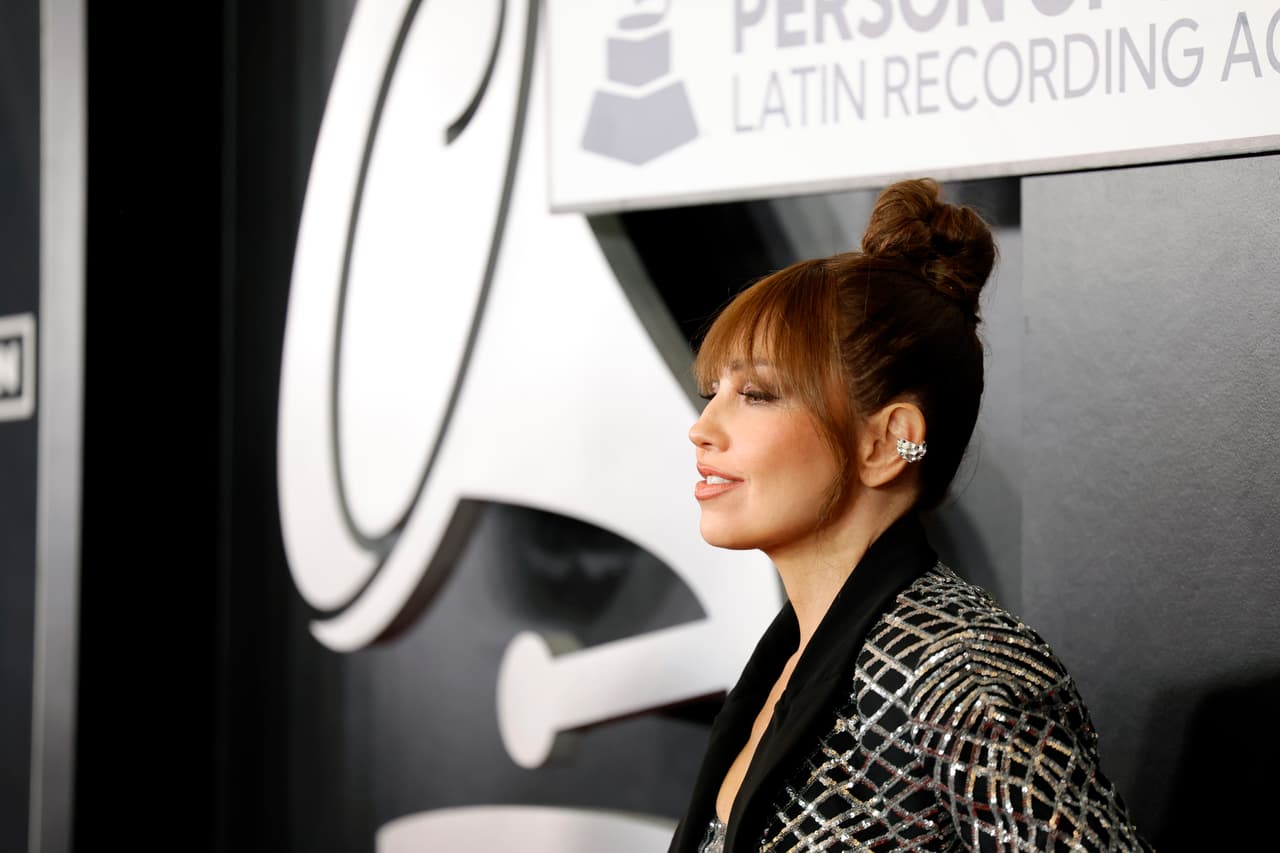 Thalía es una de las presentadoras de esta noche, a partir de las 7P/6C por Univision.