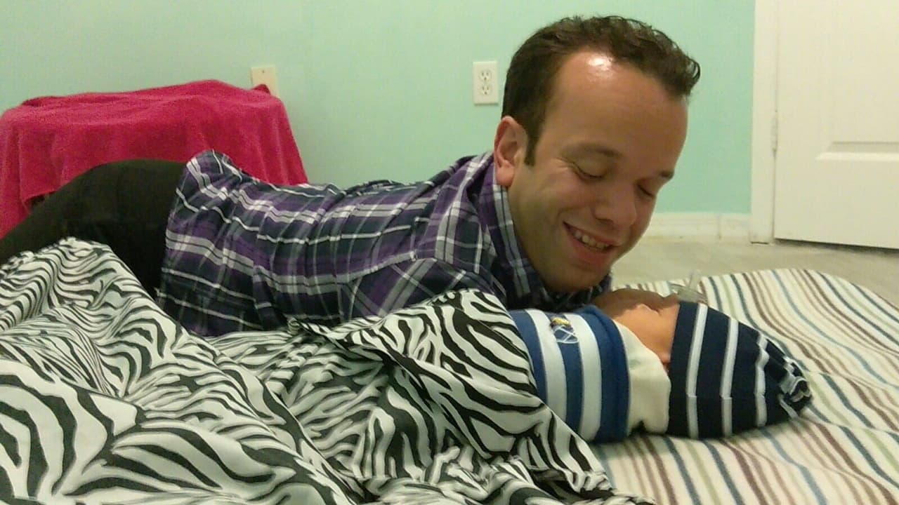 Carlitos encantado con su bebé. Esta foto es demasiado tierna
<br>