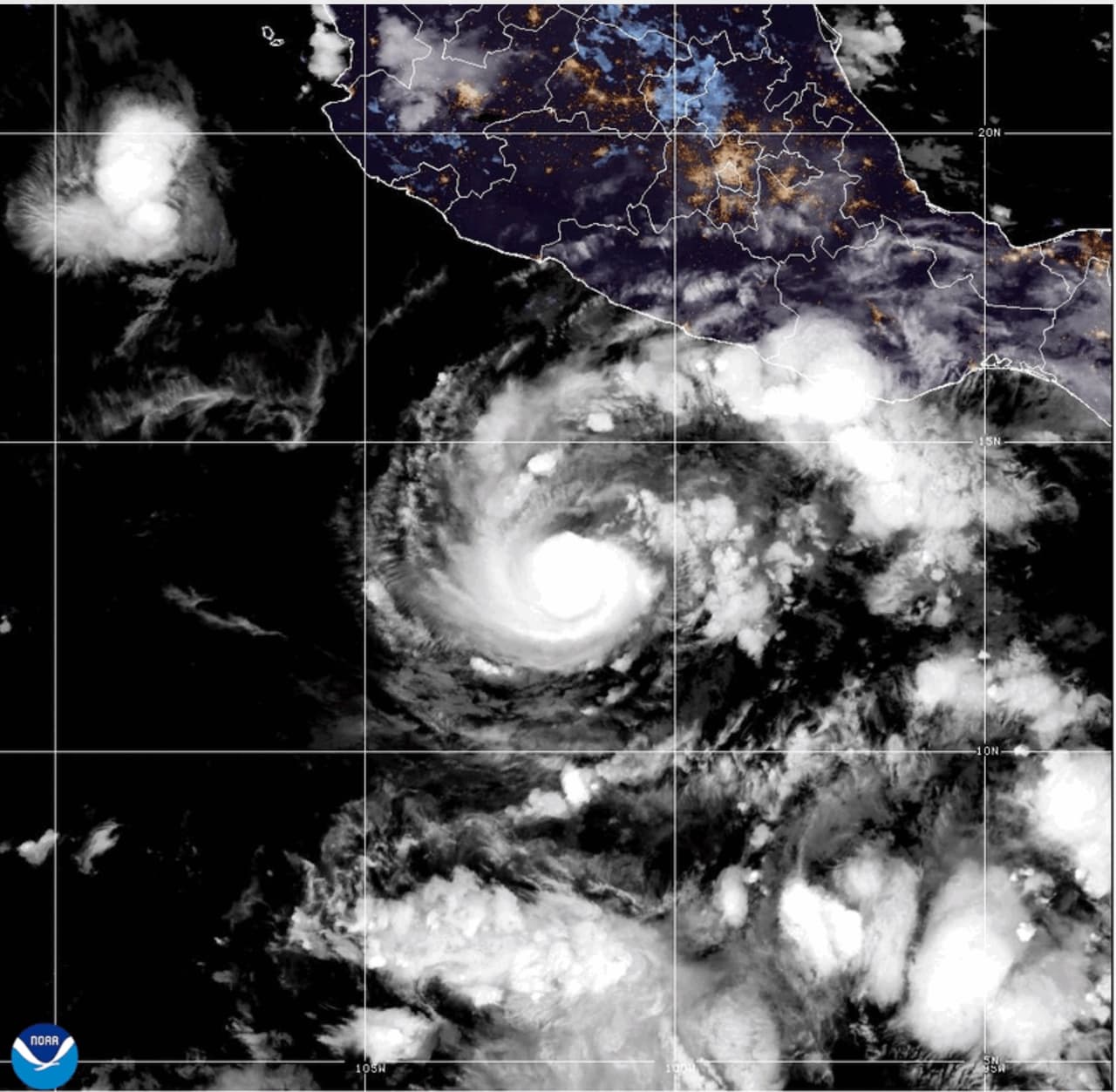 El huracán Trudy azota la costa del Pacífico mexicano; alertan por inundaciones y deslaves mortales