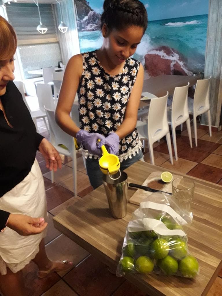 Niños de Aguadilla se preparan para el Día de la Limonada. Los estudiantes competirán con otros niños de Estados Unidos y todas las ganancias serán destinadas a la Casa Juan Bosco, una entidad sin fines de lucro que busca prevenir la incidencia delictiva en la Isla.