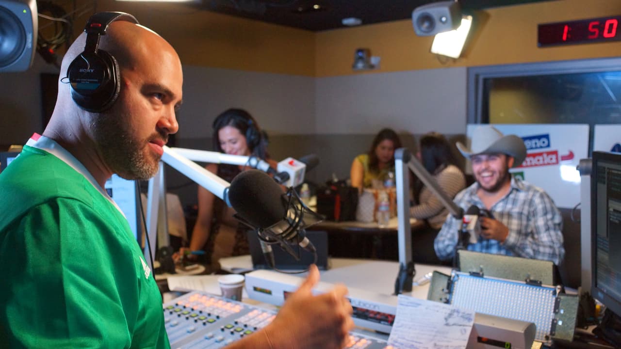 Carla Medrano enamoró a Gerardo Ortiz durante la entrevista del artista con 'El Bueno, La Mala y El Feo'.