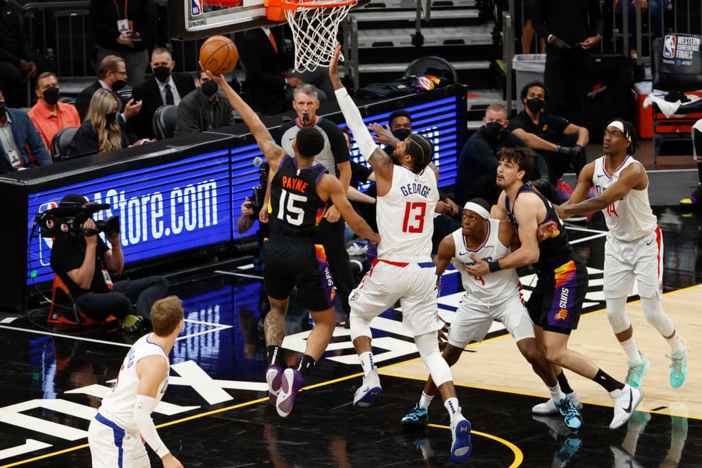 La canasta de último segundo de Deandre Ayton le da la victoria a los Pheonix Suns 103-104 sobre Los Angeles Clippers.