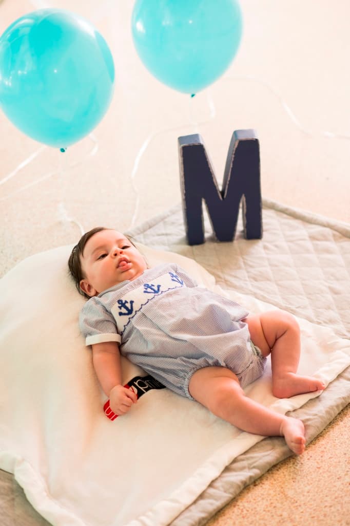 Lourdes Stephen hizo una sesión fotográfica con su bebito Michael Víctor Puchades.