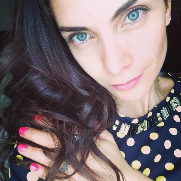 Sabe que muchas mujeres han luchado en la vida real por ganar un lugar en ámbitos difíciles: “yo solamente estoy interpretando a una mujer de las que seguramente hay muchas por ahí que sí les ha tocado muy duro el realizar actividades en donde la gente solo se imagina a los hombres".