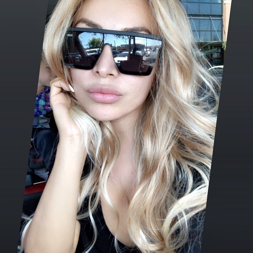 En algún momento era rubia.