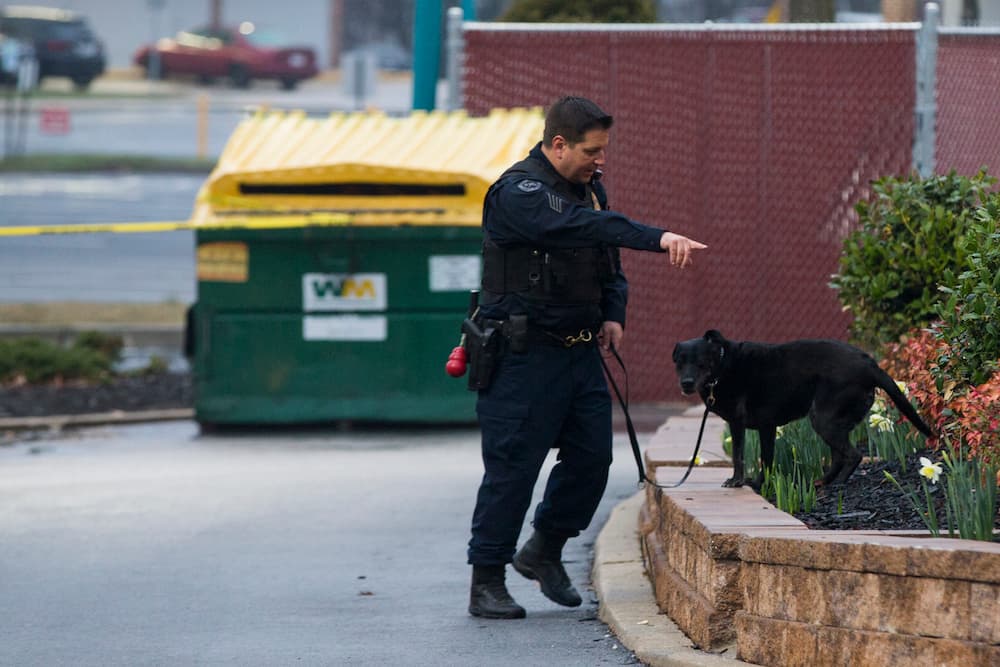 Detenidos dos sospechosos por la muerte de un policía en un tiroteo en Maryland