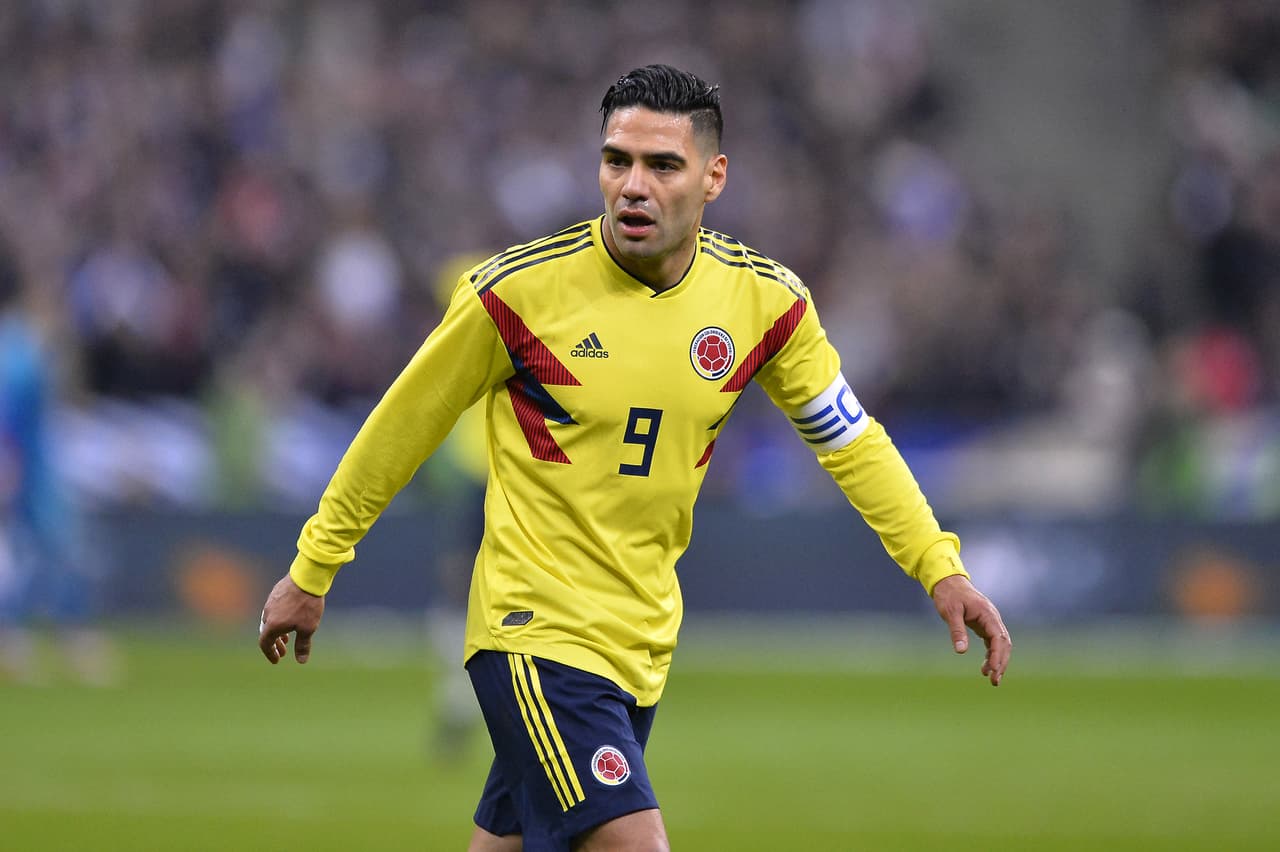 <b>Falcao García</b>:
<b>16 millones de dólares</b>. Es el capitán de la Selección Colombia y juega con el Mónaco de Francia.