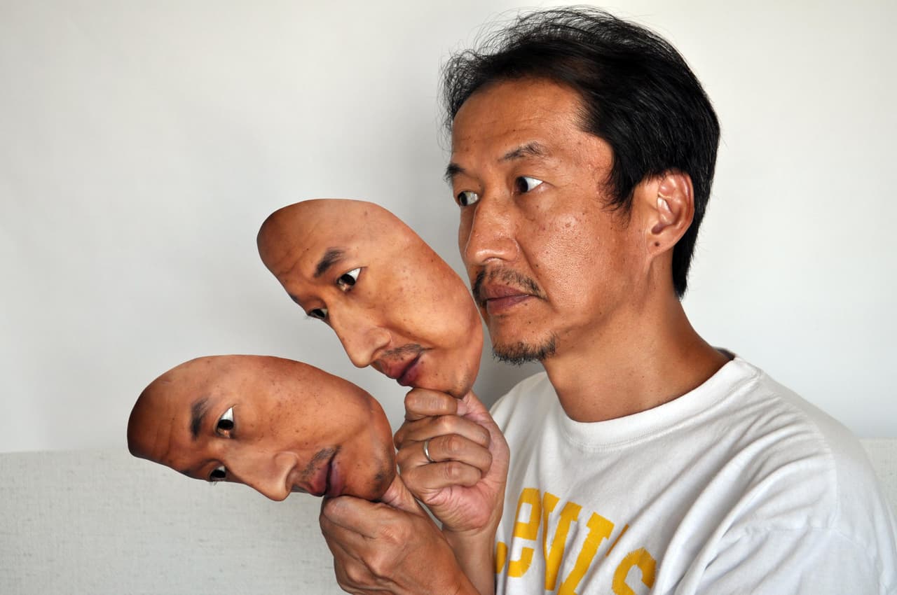 Estas máscaras se usan actualmente en la investigación y desarrollo de las tecnologías de reconocimiento facial, seguridad, conducción autónoma y teléfonos inteligentes. Esperamos que en el futuro sean utilizadas para diseñar robots de aspecto más humano, dijo Kitagawa a la agencia EFE desde Otsu, japón.