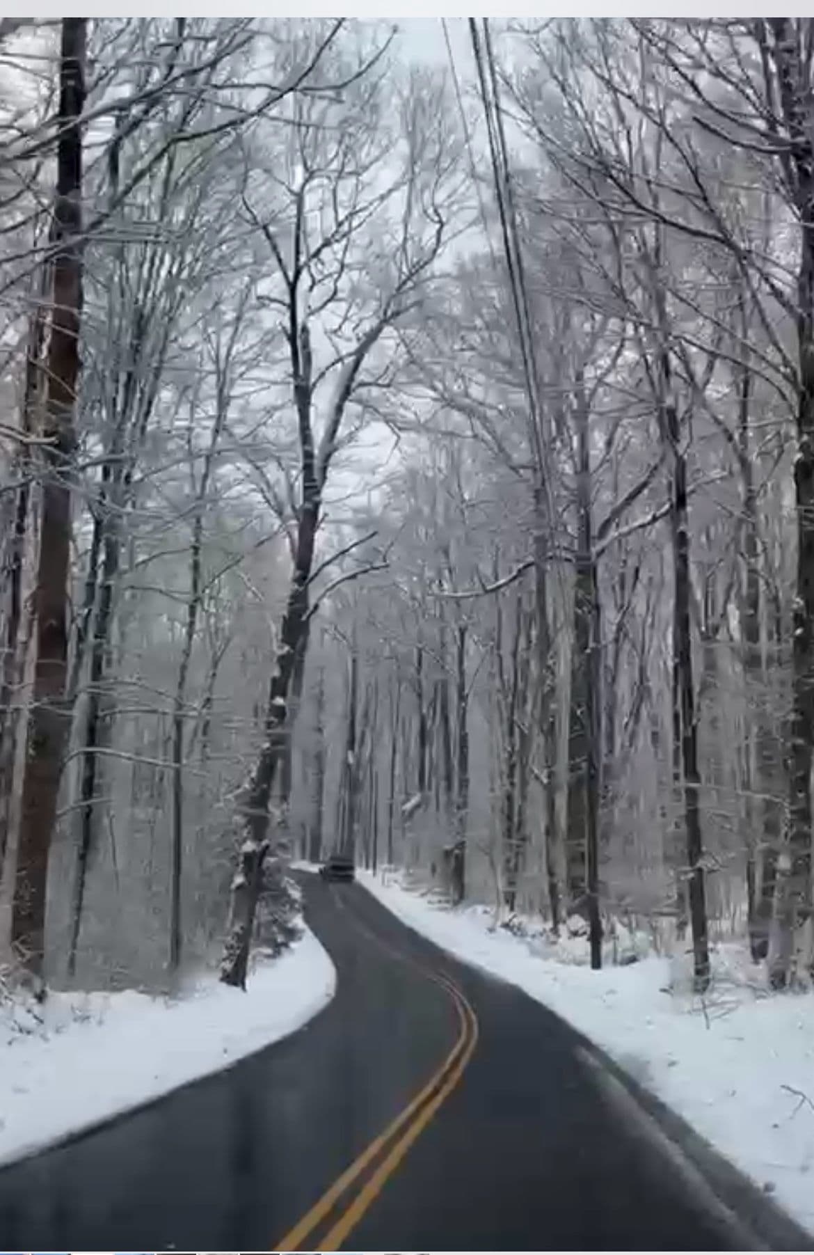Una calle de Connecticut bajo la nieve
