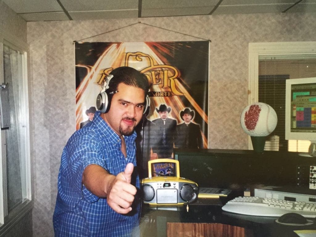 Los primeros días de radio de
<a href="http://www.univision.com/temas/raul-molinar-el-pelon">Raúl 'El Pelón'.</a>