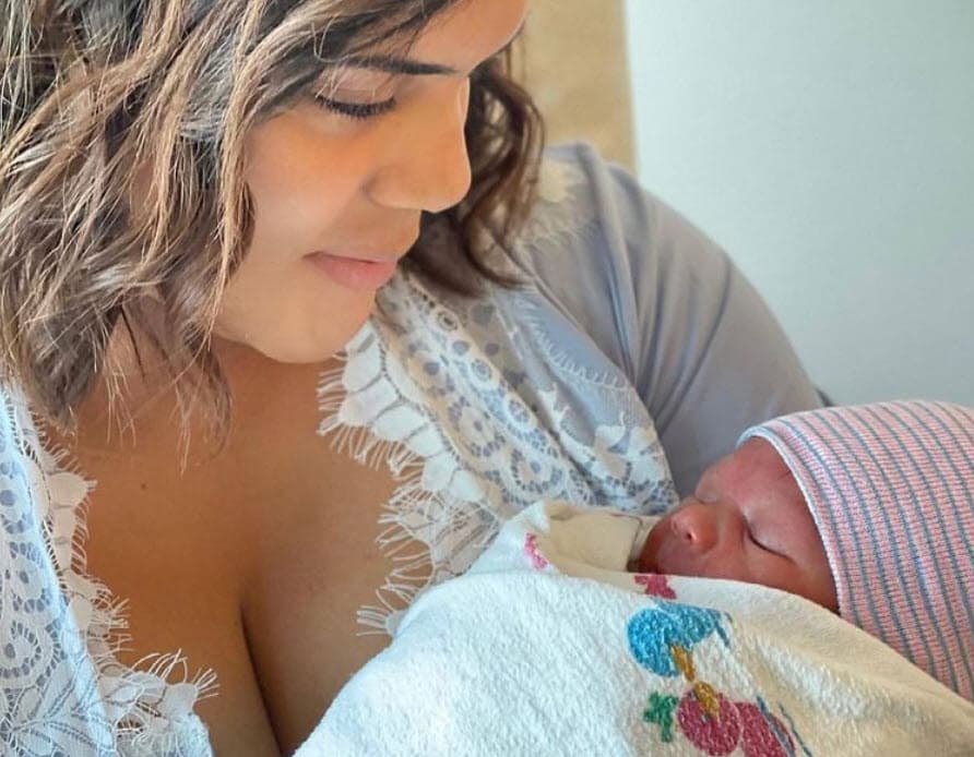 La noticia del nacimiento de
<b><a href="https://www.univision.com/shows/despierta-america/francisca-ya-es-mama-asi-de-felices-dieron-la-noticia-en-despierta-america-video" target="_blank">Gennaro Antonino Gamelier</a></b>, el primer bebé de nuestra querida
<b><a href="https://www.univision.com/temas/francisca-lachapel" target="_blank">Francisca</a></b>, provocó una ola de reacciones en redes sociales. En ellas, los amigos de la presentadora dominicana la colmaron de bendiciones y felicitaciones.