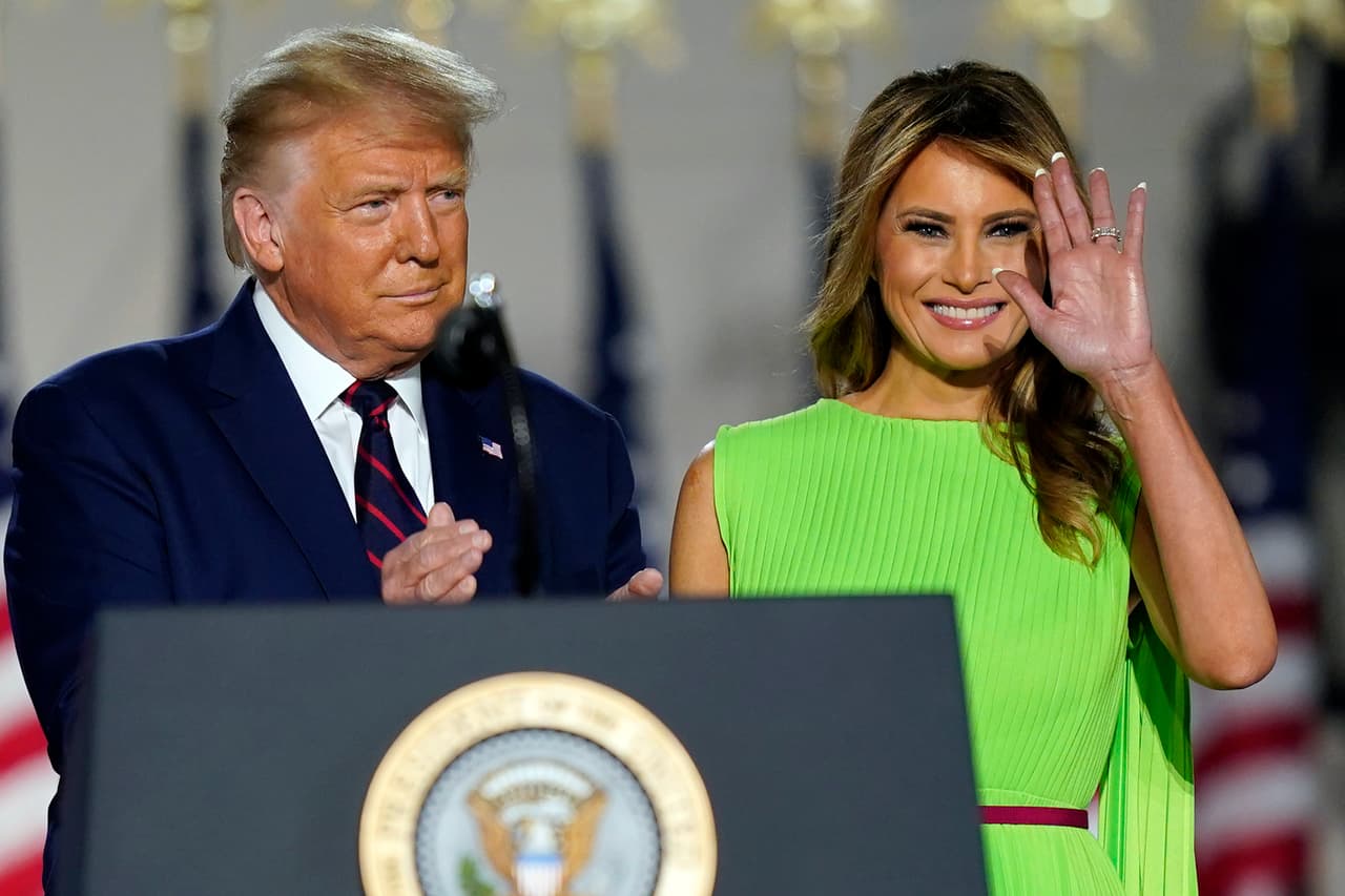Melania Trump usó su correo privado en la Casa Blanca, señala su exasesora en un libro