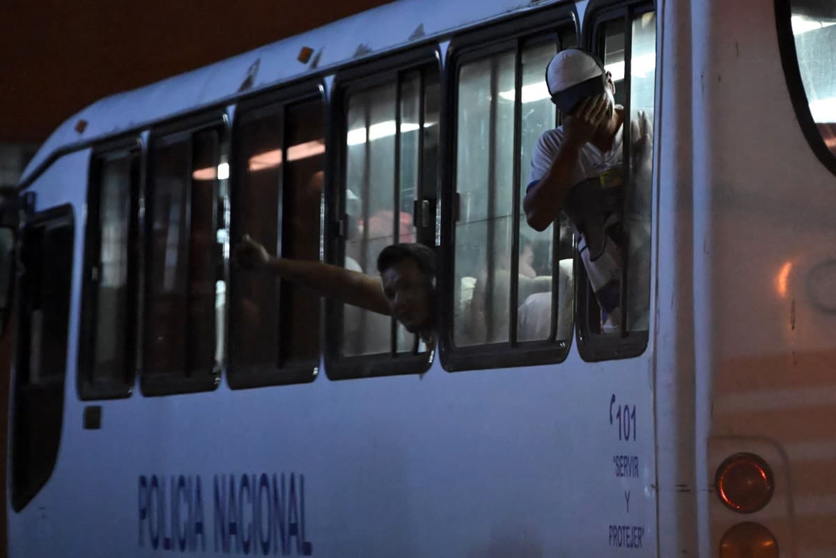 Los 28 pescadores regresaron a Ecuador tras ataques de EEUU en el Pacífico