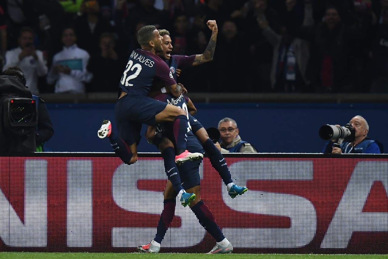 Tras un nuevo contragolpe, llegó el tercer gol, el de Neymar, para poner un contundente 3-0 y la gran fiesta.