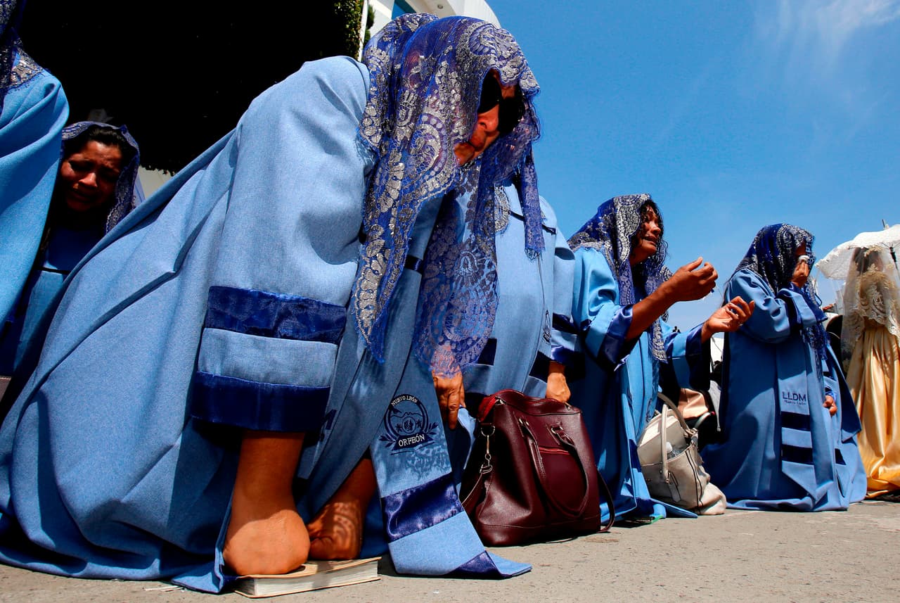 Expertos y testigos la definen como una institución bien organizada, con una sólida estructura jerárquica, finanzas abundantes, una feligresía con una disciplina casi marcial y ritos imponentes.