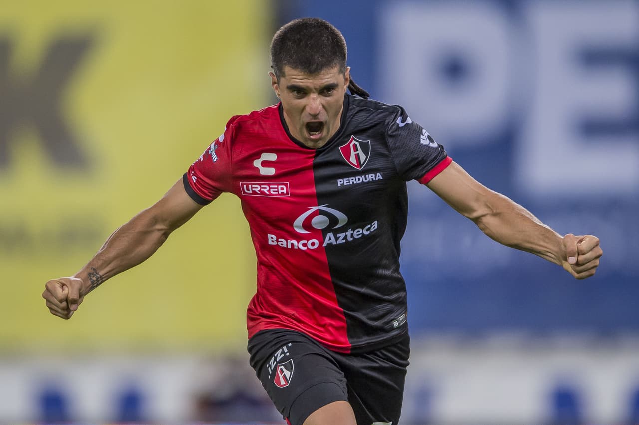 Atlas respira y le saca tres puntos al Cruz Azul | Con gol de Malcorra, los rojinegros se impusieron por la mínima a los cementeros en la J8 del Guard1anes 2020.