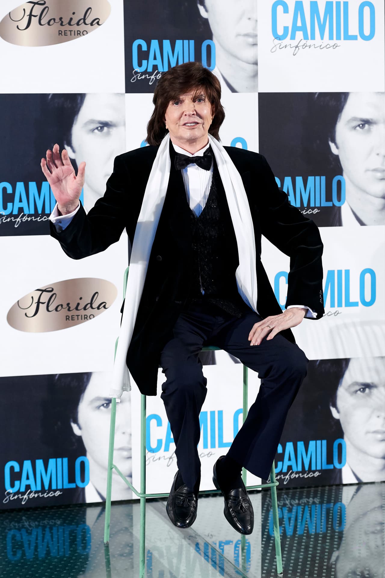 A un mes de la
<b><a href="https://www.univision.com/famosos/muere-el-cantautor-espanol-camilo-sesto">muerte de Camilo Sesto</a></b>, su hijo Camilo Blanes habló de la relación que existía entre ellos.