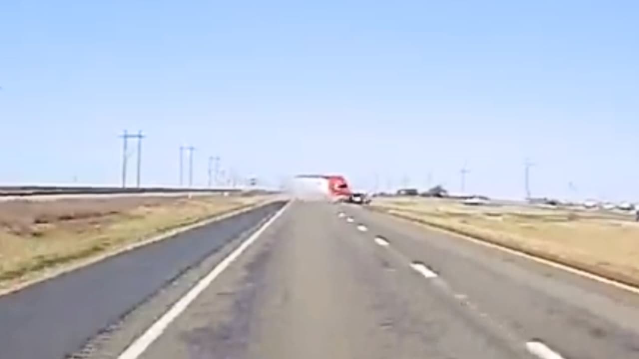 Los hechos ocurrieron el miércoles 5 de noviembre de 2025 sobre la Carretera US 87, en el Condado Hartley, alrededor de la 1:00 de la tarde.
<br>
<br>Las víctimas fueron identificadas como Lakeisha Brown, de 19 años; Myunique Johnson, de 20 años; Taylor White, de 27 años, y Breanna Brantley, de 30, quienes perdieron la vida en el lugar.