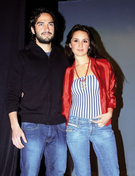 Dulce confesó hace algún tiempo que cuando terminaron duraron casi un año sin hablarse, a pesar de tener que verse diario por las grabaciones de la telenovela. Sin embargo ahora son muy buenos amigos.