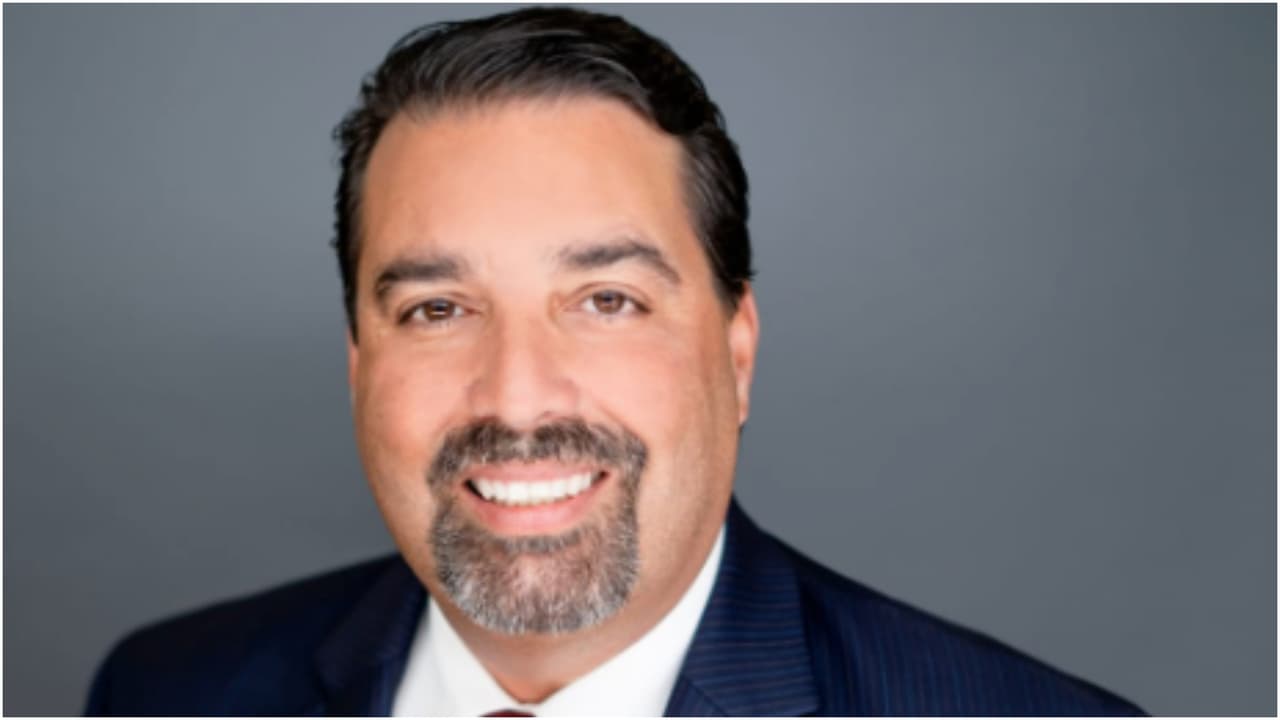 Rafael Villalobos fue elegido de forma unánime como nuevo superintendente escolar de Miami-Dade