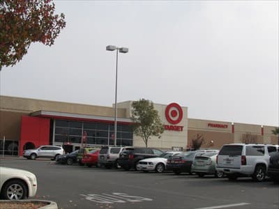 Investigan llamada que alertó de tiroteo en Target de Valley Plaza