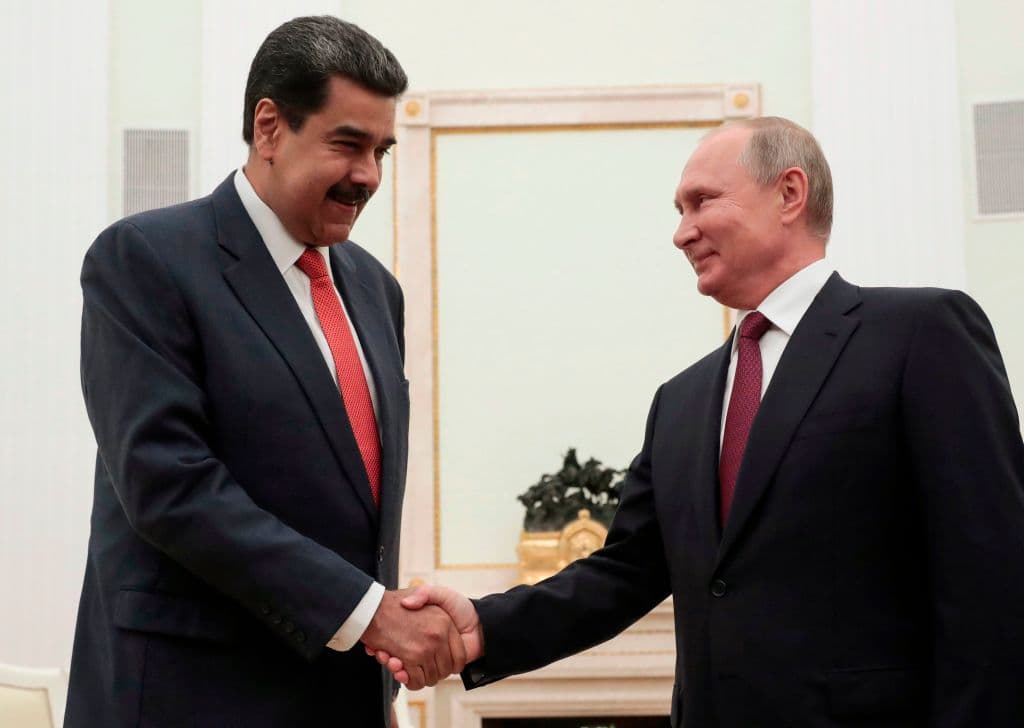 Maduro es un estrecho aliado de Putin. En la imagen, se saludan durante una visita del venezolano a Moscú en 2019.