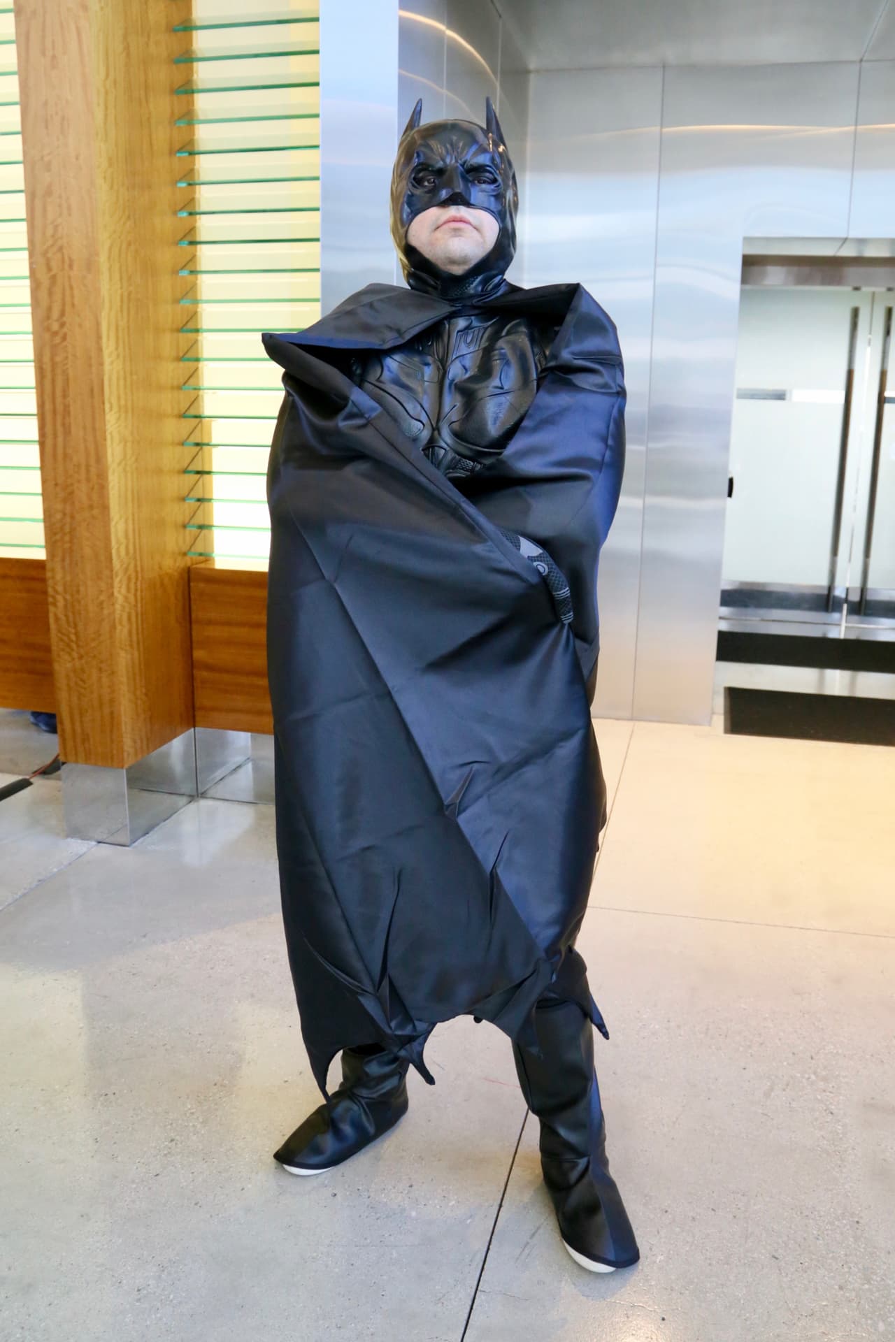 Por su parte, El Tambochi sacó a relucir su lado oscuro y nos impactó con su atuendo de Batman.