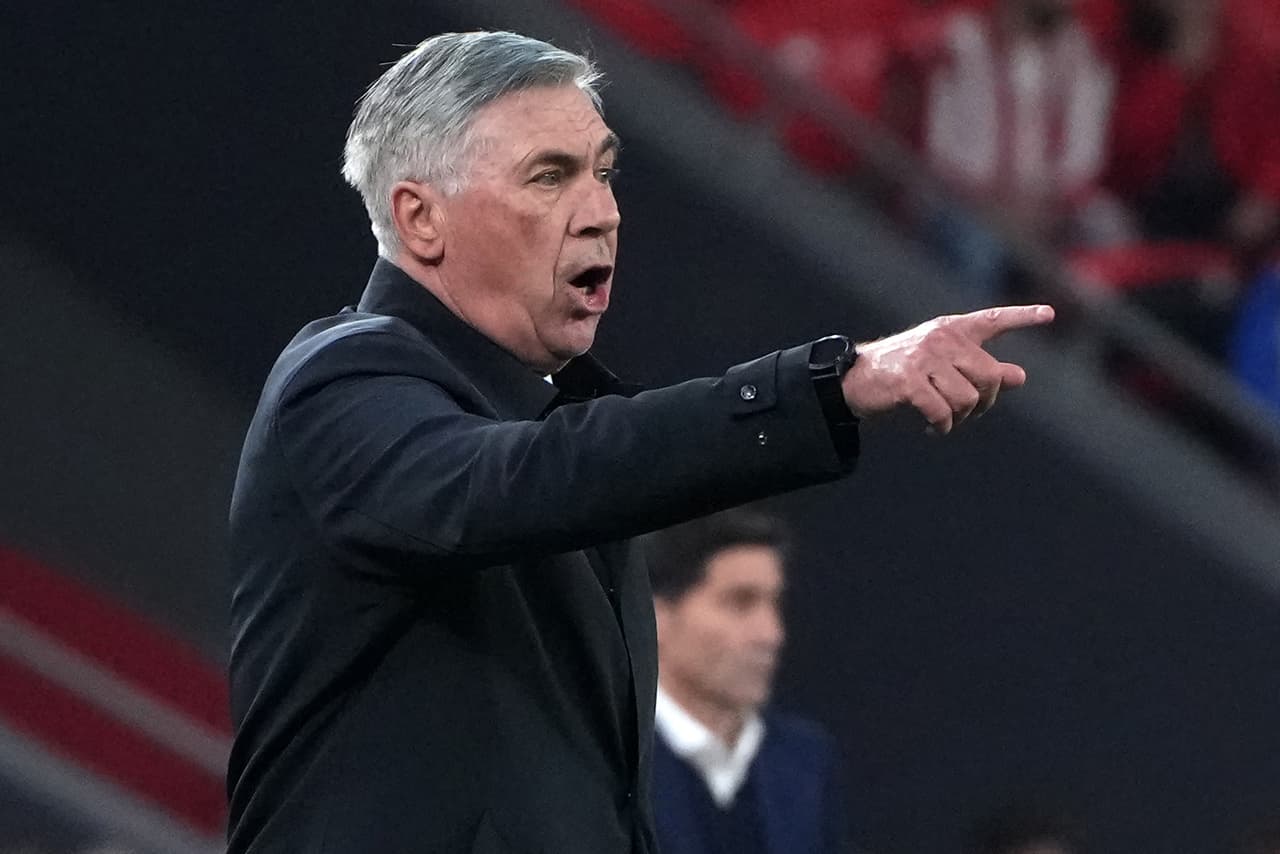 Ancelotti reconoce que "no tiene un jugador de la calidad de Benzema"