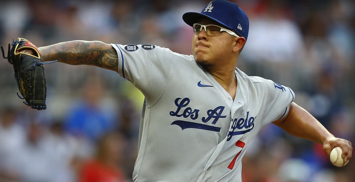 Julio Urías dispara en la lomita ante los Bravos de Atlanta por su 8a victoria en la MLB