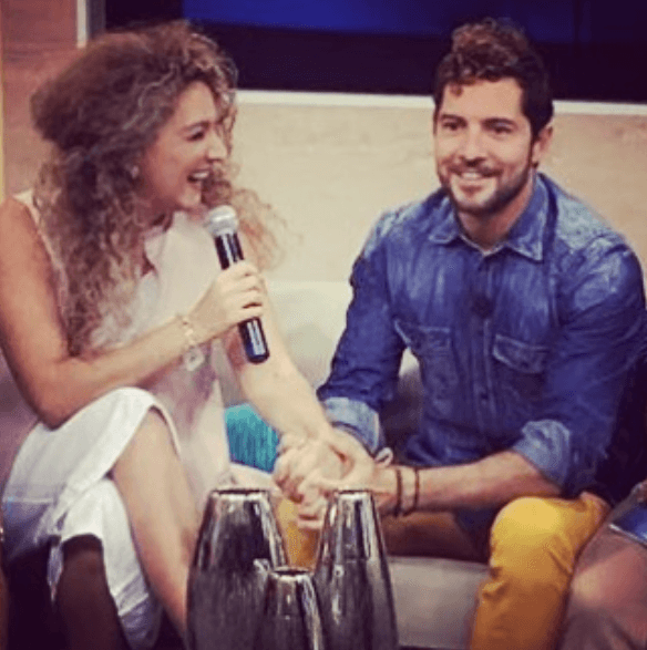 Pero la lista de estrellas con las que ha hecho muy buena mancuerna continúa. Artistas como Chayanne, Ednita Nazario, Gilberto Santa Rosa, Ana Bárbara, Victor Manuelle, Milly Quezada, Elvis Crespo, Luis Enrique y Luis Fonsi son algunos que interpretan sus canciones.