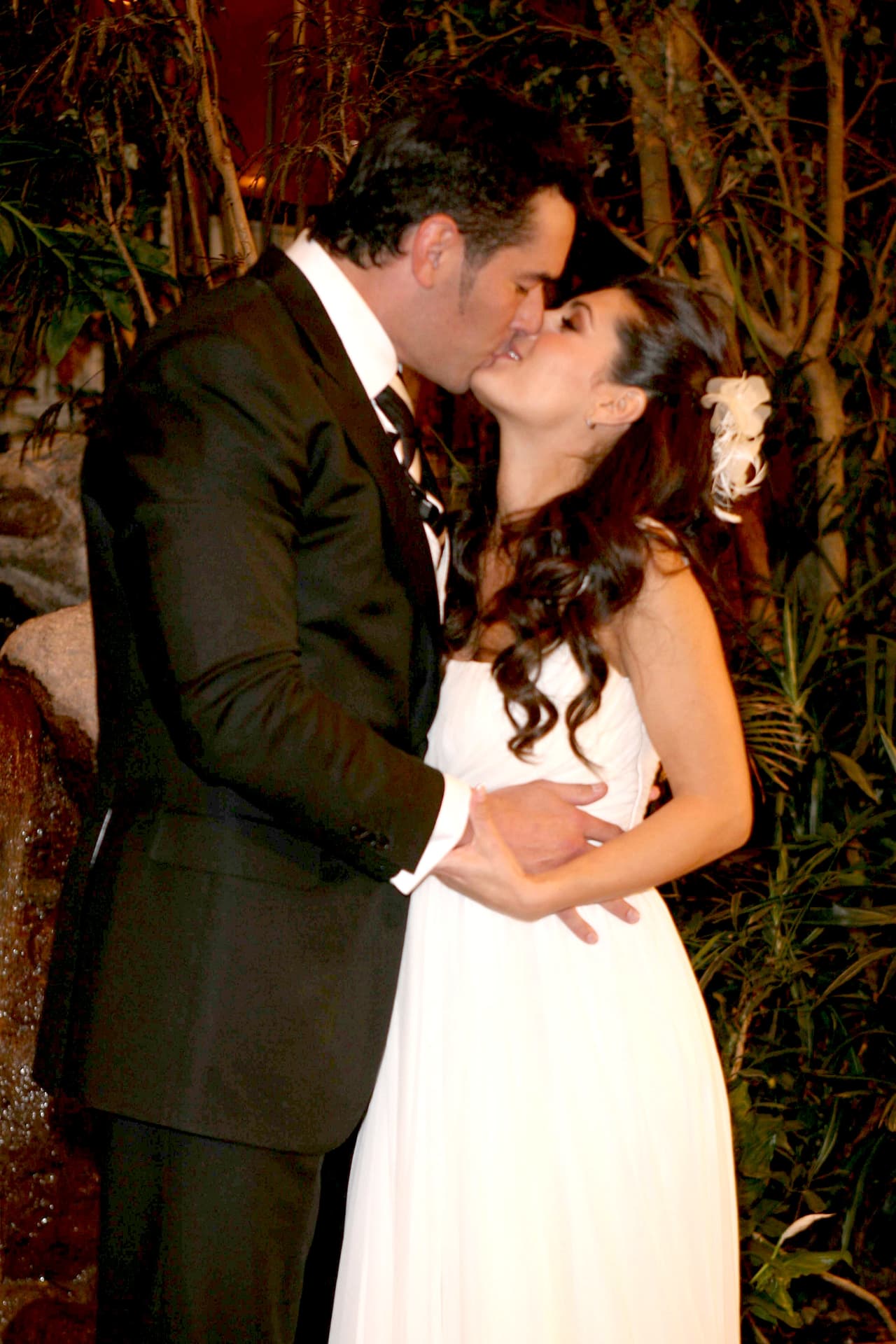 En febrero de 2009, Mayrín Villanueva se casó con Eduardo Santamarina y seis meses después le dieron la bienvenida a su hija Julia.