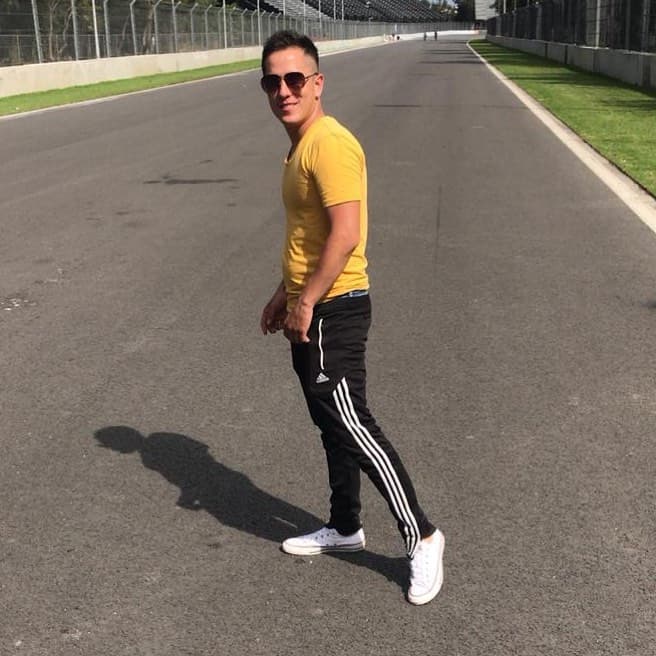 Se manejan dos versiones respecto a los autores y las razones del crimen, ambas señalan a integrantes de la banda La Unión como presuntos responsables del asesinato.