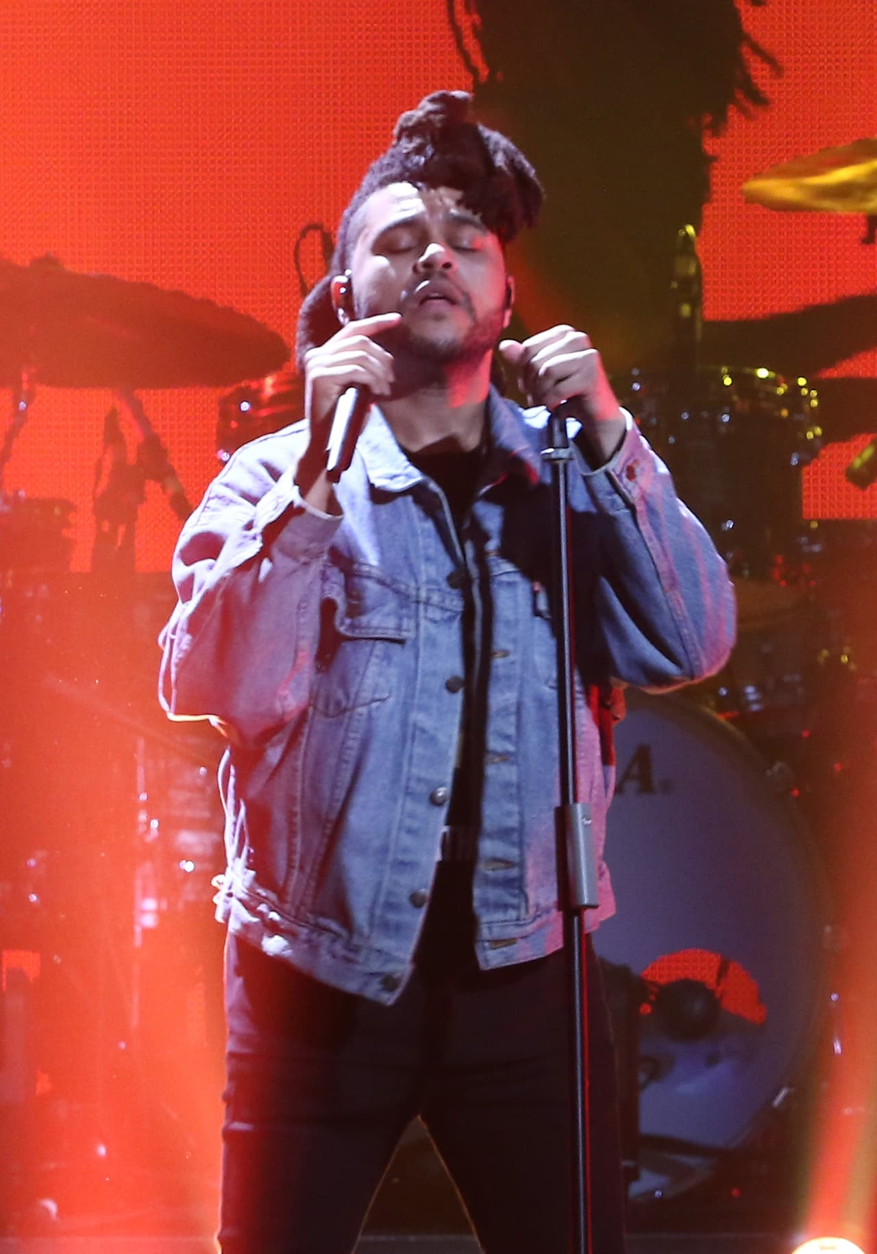 El total de sus shows le dejará un total aproximado de 40 millones de dólares. Se le acerca Dead & Company con 1,1 millones de dólares; 81,36 dólares, ellos están en el cuarto sitio.