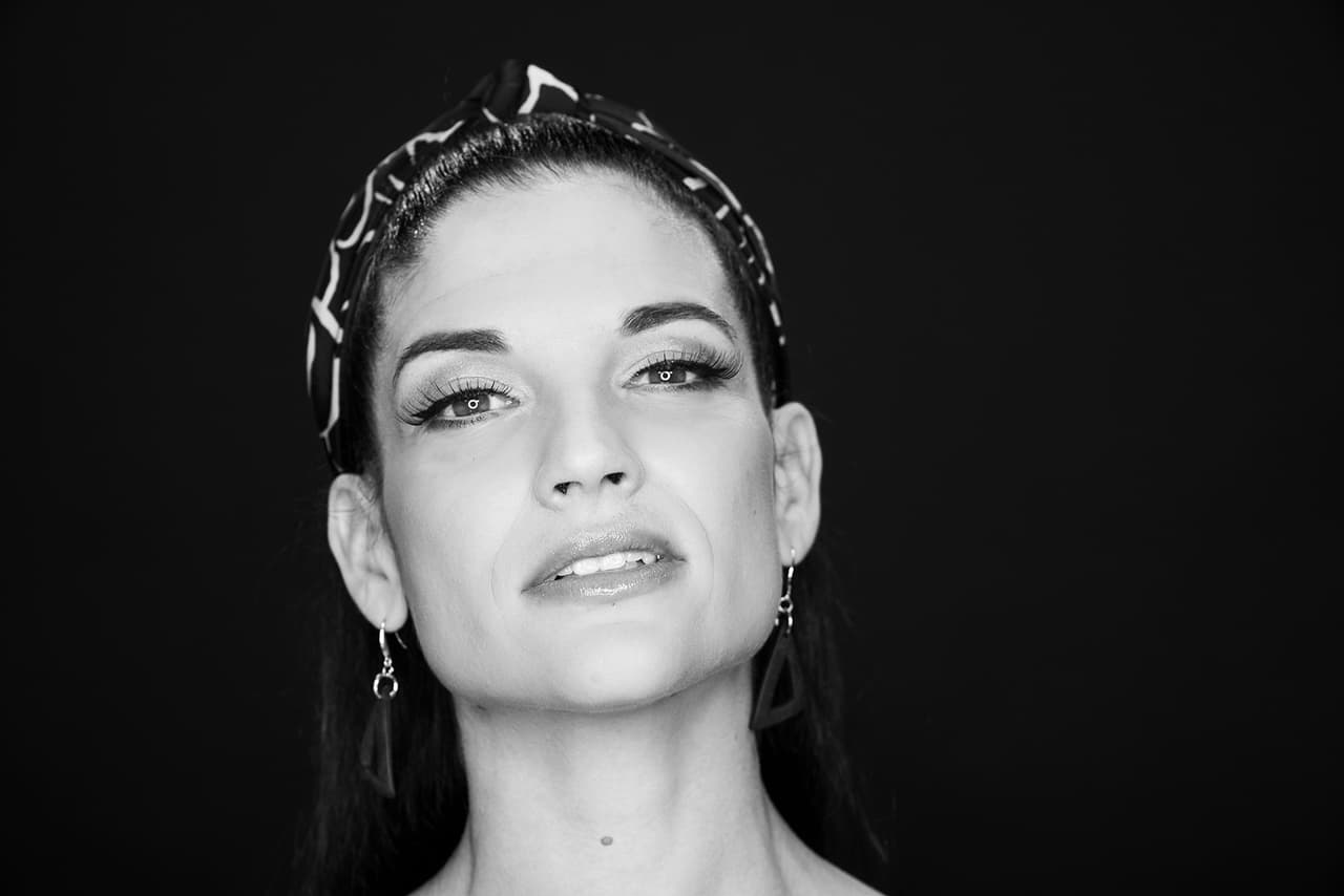 Para cantar, se queda con la oportunidad cuando lo hace en vivo y no en el estudio.