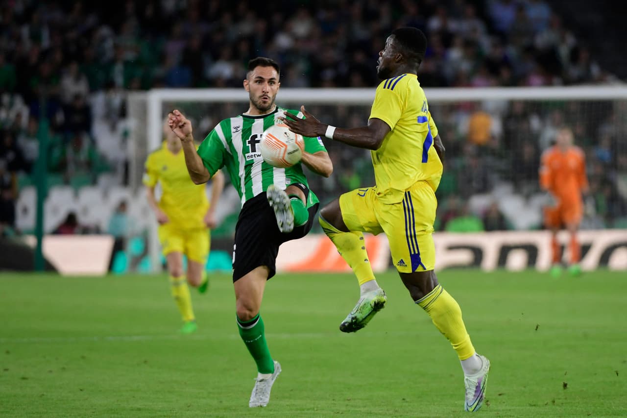 El Betis goleó 3-0 a Helsinki, PSV ganó de visita 2-0 a Bodo Glimt, Braga 2-1 Malmö quedó fuera de Europa League y Arsenal venció 1-0 a Zurich en Europa League.