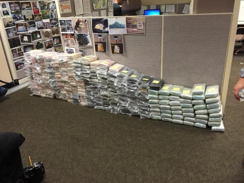 Entre el inventario de droga decomisada se detallaron casi 400 kilogramos de cocaína, 225 kilogramos de metanfetamina, 53 kilogramos de fentanilo, 12 kilogramos de heroína.