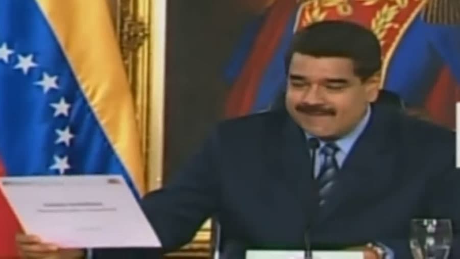 Nicolás Maduro vitorea a Messi en el anuncio de su nuevo paquete económico