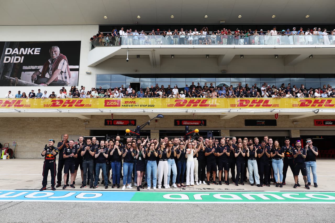 Brad Pitt, Pharrell Williams y Ed Sheeran atestiguaron el triunfo de Red Bull en el GP de Estados Unidos.