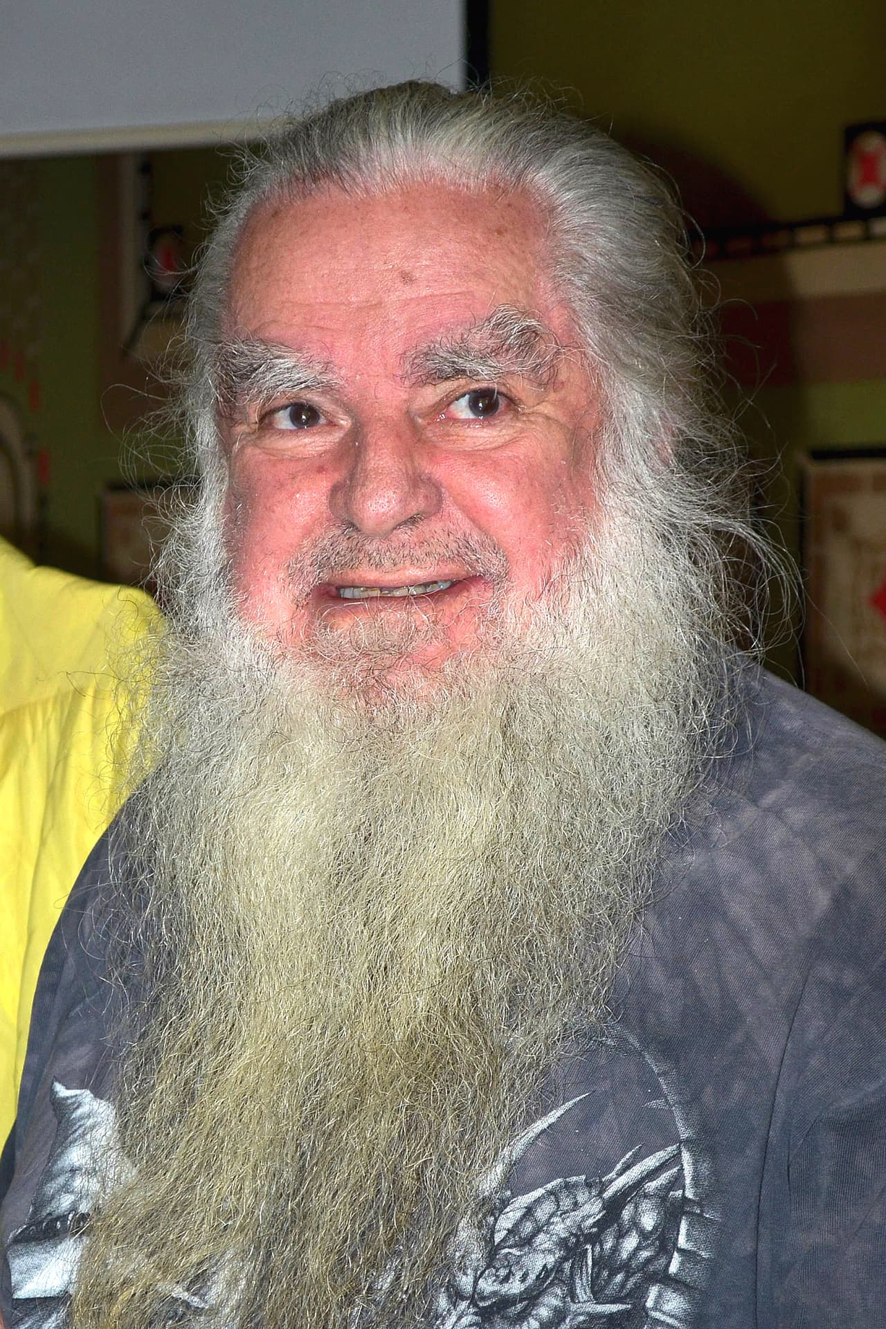 El también astrólogo advirtió que "quienes deben cuidarse son estas bandas que les cantan a los narcos", sin mencionar artistas o grupos en particular.