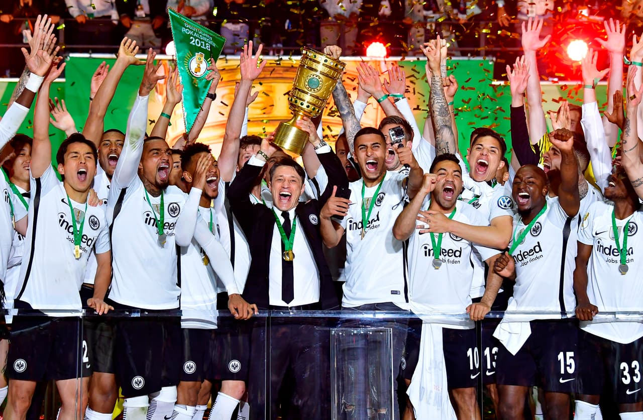 Eintracht Frankfurt se coronó campeón de la Copa de Alemania con los mexicanos Carlos Salcedo y Marco Fabián al derrotar en la final 3-1 al Bayern Munich.