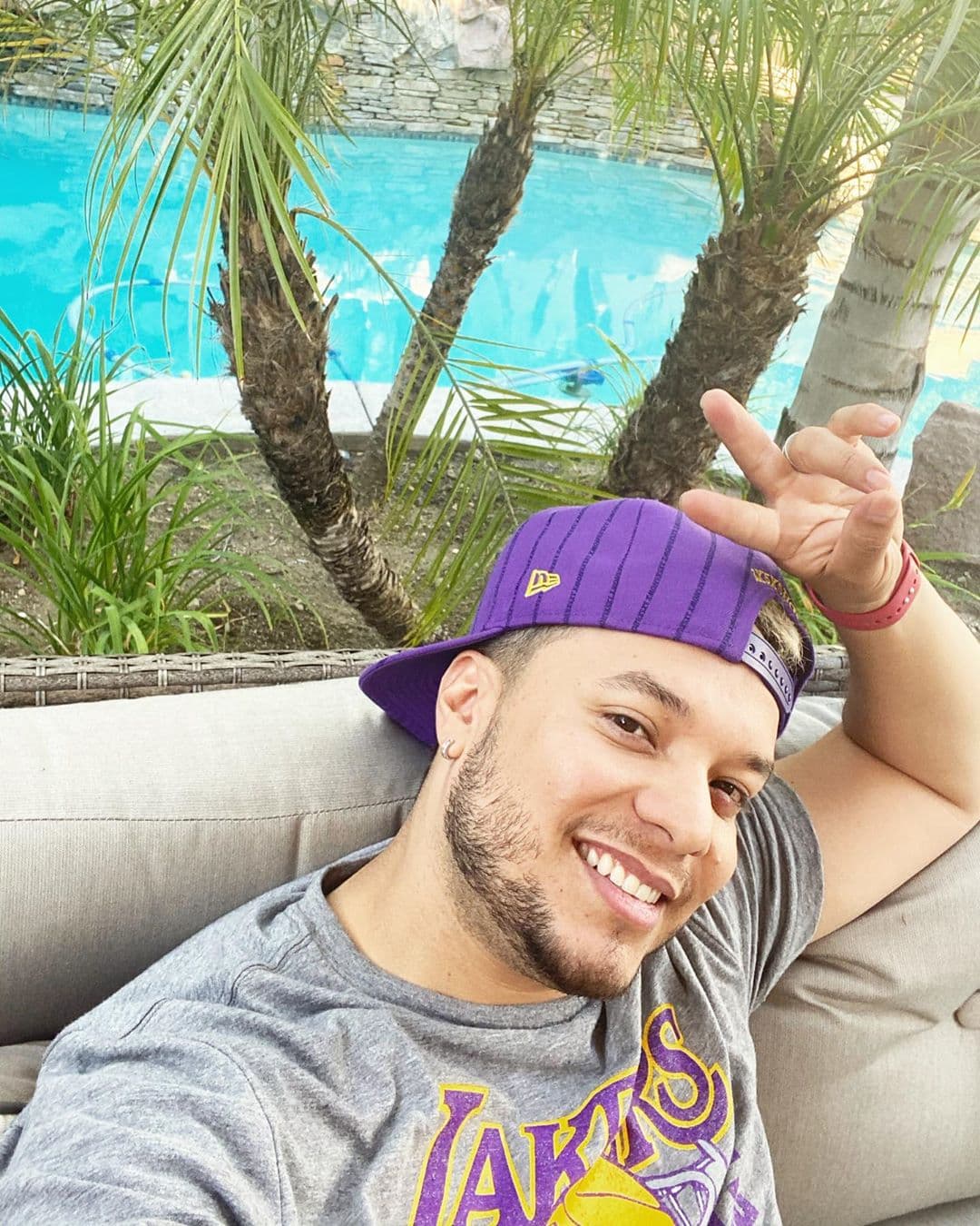 Así mismo, también informó que ahora se enfocará en su carrera musical, buscando por medio de las canciones sanar sus heridas y dejar pasar el tiempo suficiente para que ellas se puedan curar.