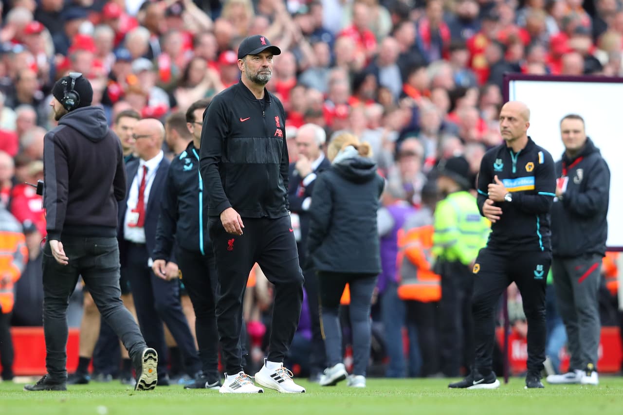 Así vivieron jugadores y aficionados tanto del Manchester City como del Liverpool la última jornada de la Premier, en la que los Citizens se alzaron con el título y los Reds soñaron con el campeonato y se quedaron muy cerca.